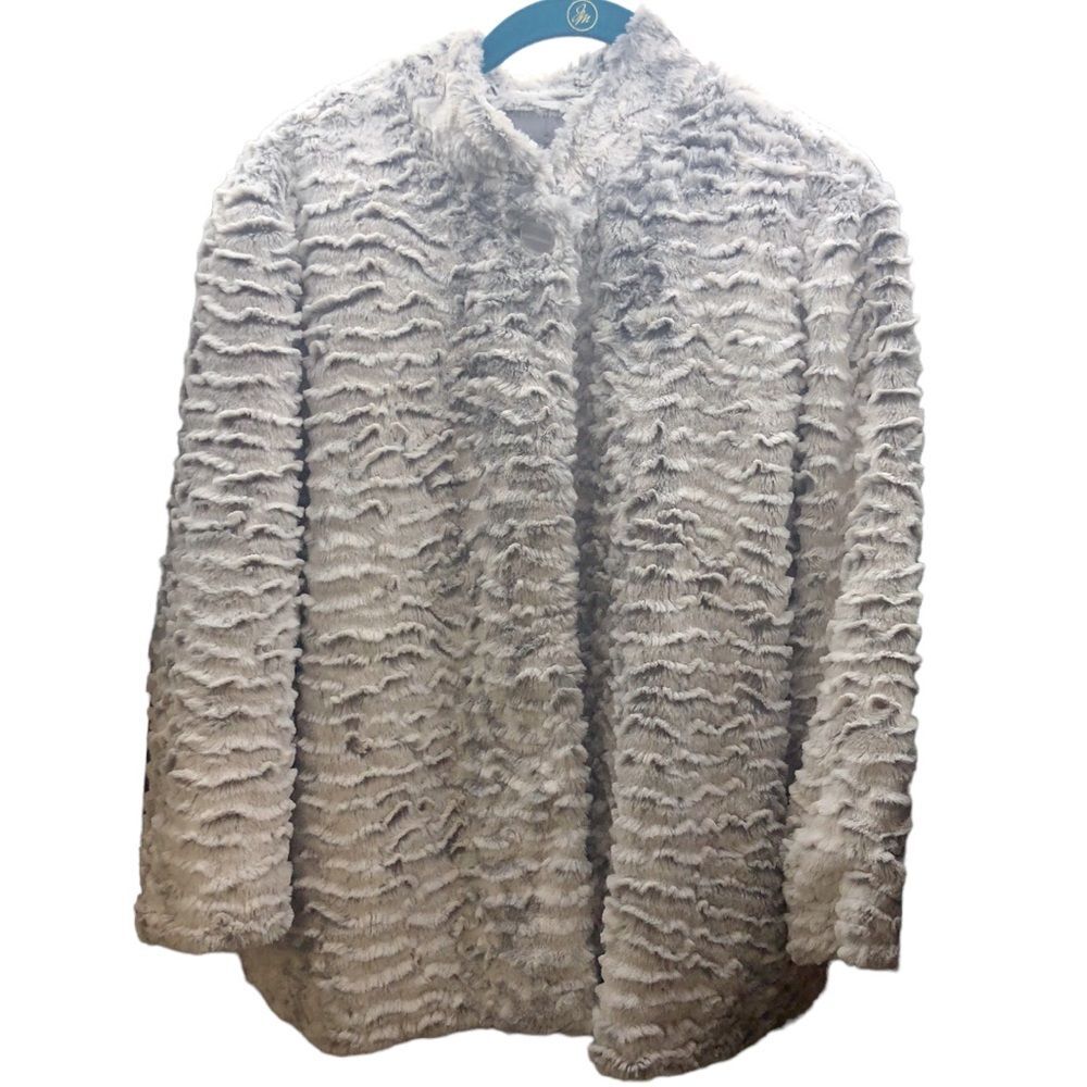 Alfred Dunner Faux Fur Shawl / Cardigan in Gray and White size 12P Vintage